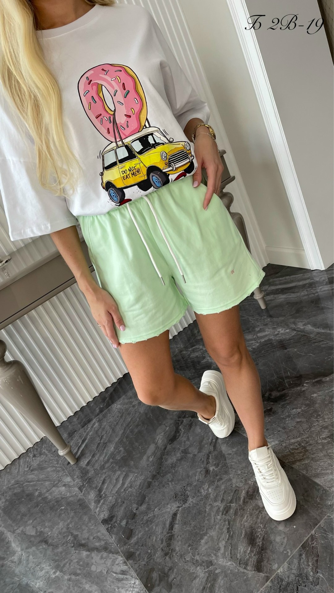 женская кофта,,костюм,стильные футболки