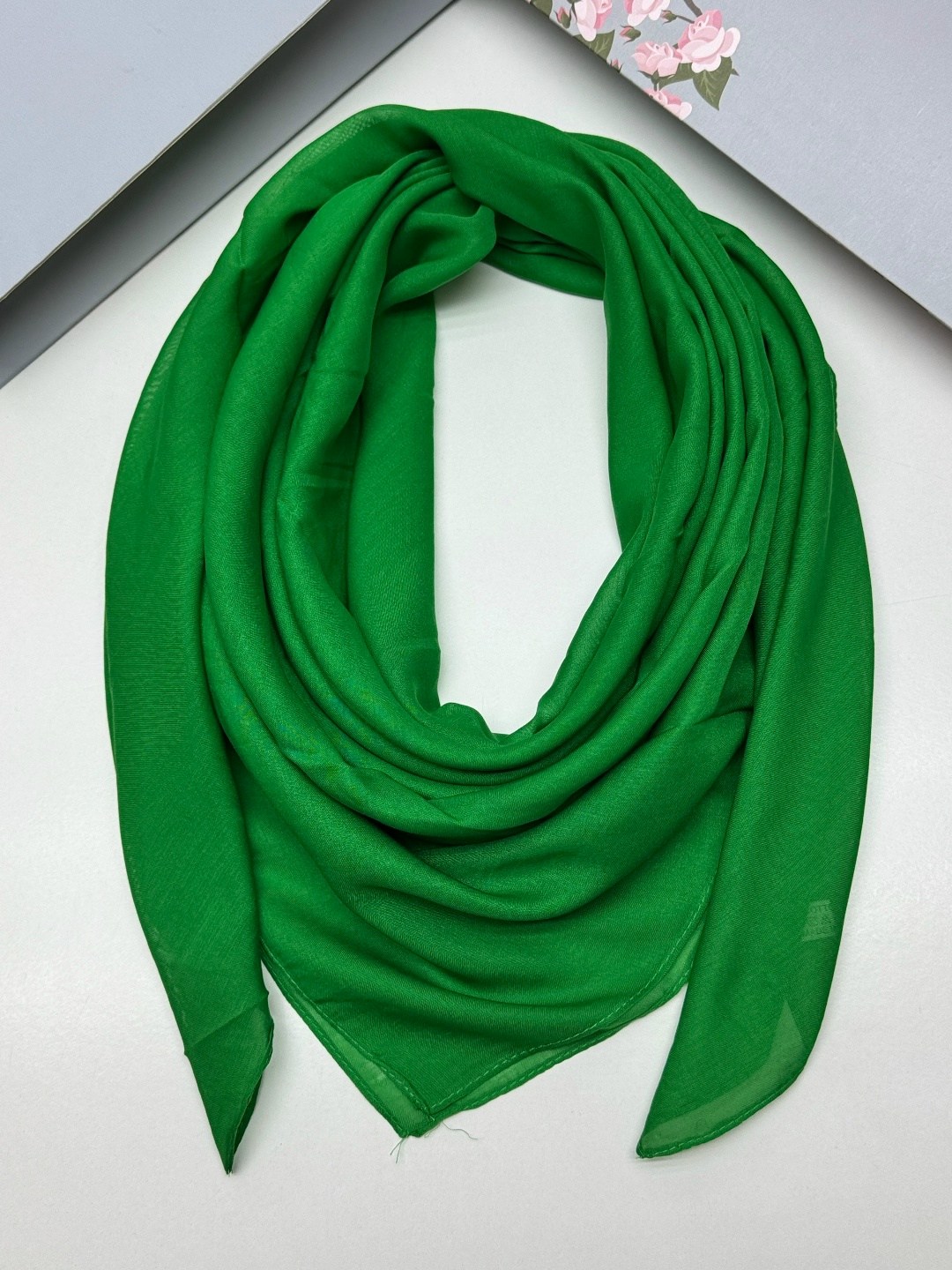 шелковый однотонный платок,платок женский однотонный 100*100 см арт. 1218461,платок однотонный,платок женский,однотонный женский платок