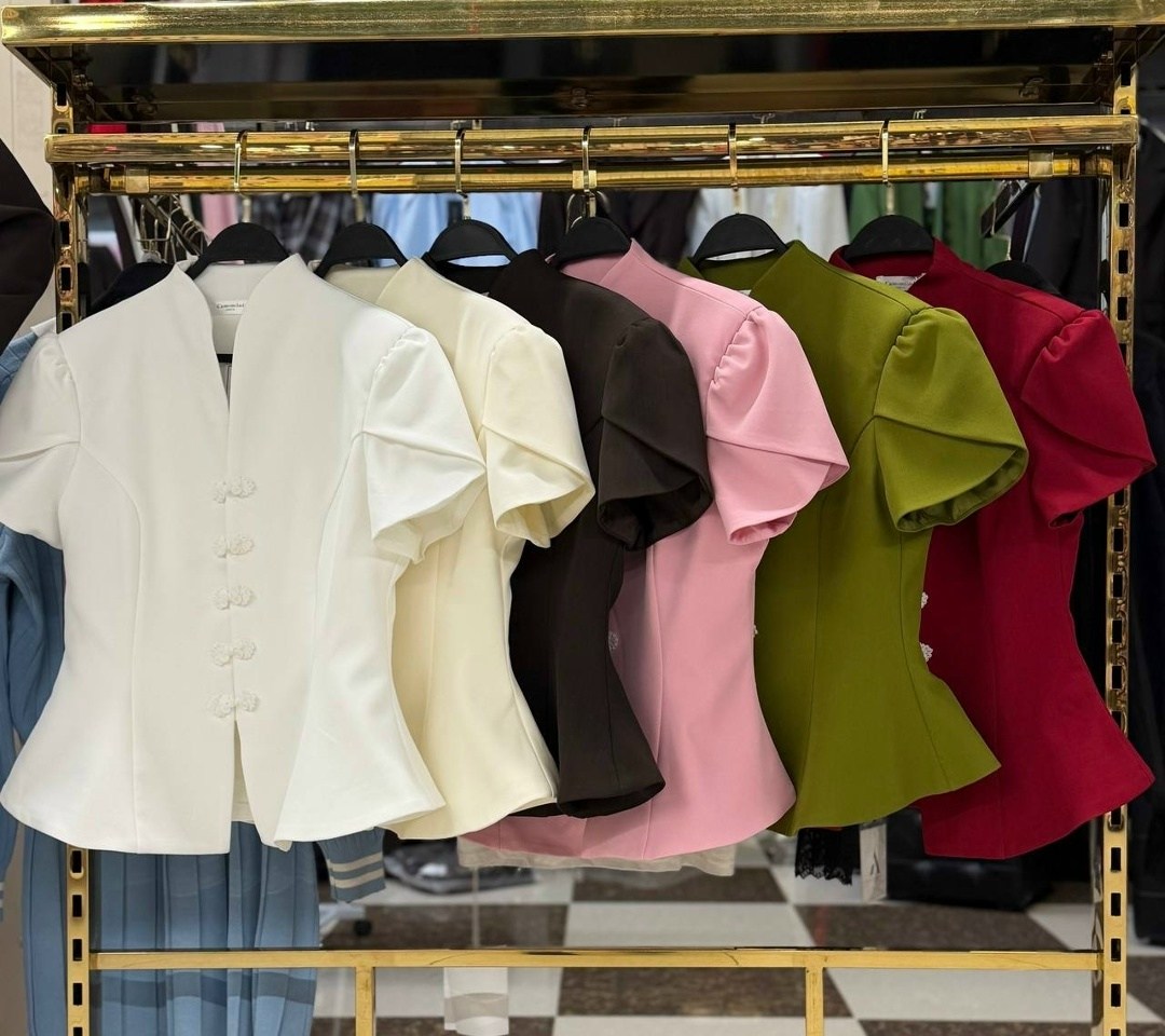 блузка модная,жакет с баской,женская блузка,женский костюм,пиджак приталенный