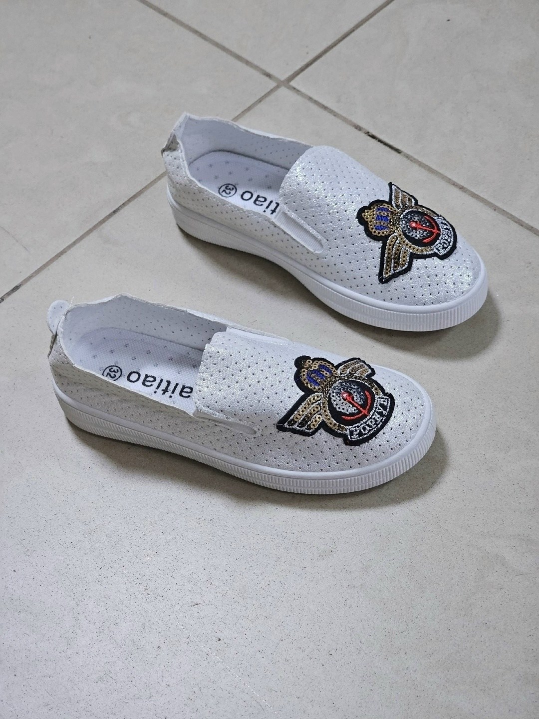 ,слипоны женские,белые слипоны,слипоны с перфорацией,слипоны