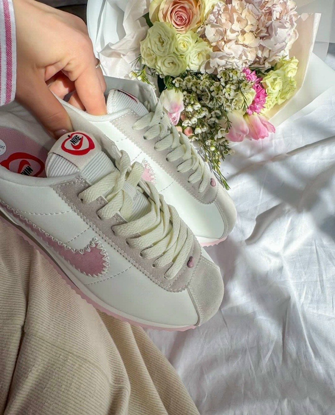 кроссовки nike cortez женские,кроссовки nike classic cortez,кроссовки женские nike,кроссовки nike cortez,кроссовки nike cortez женские бело-розовые