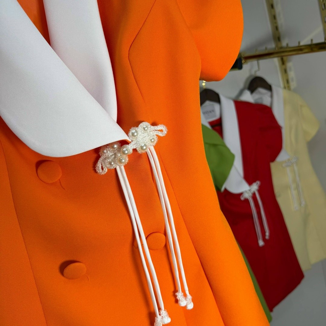 летнее женское платье,платье с отложным воротником,платье модное,модные женские платья,элегантные наряды