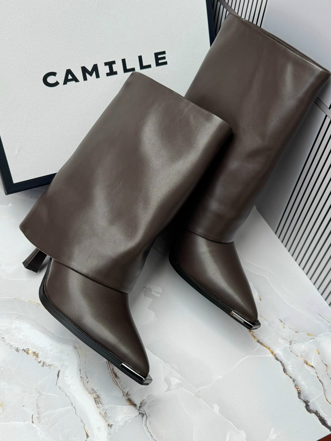 сапоги,женские сапоги,сапожки,женские современные сапоги до колена на высоком каблуке,кожаные сапоги