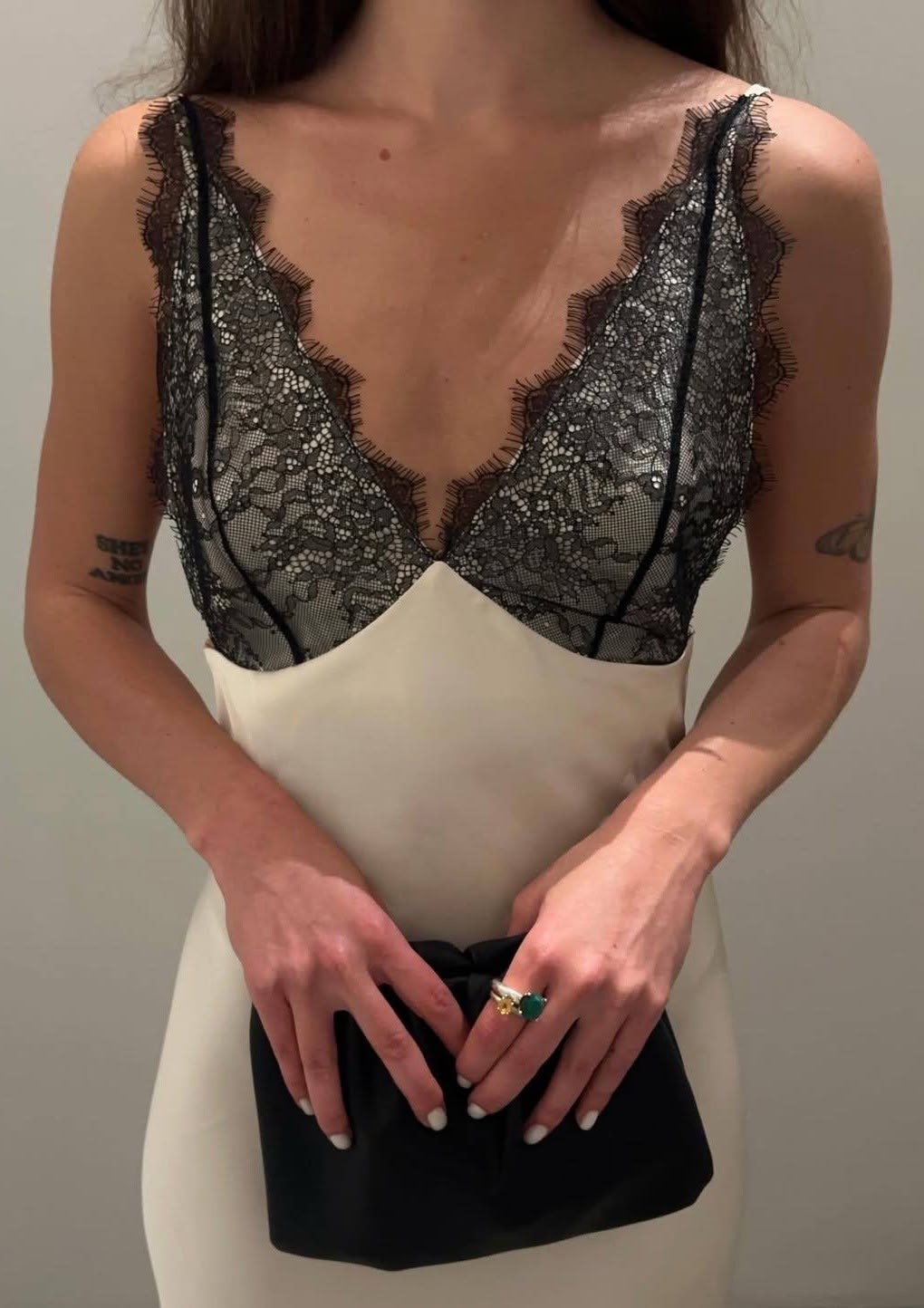 платье комбинация,платье с кружевами,платье модное,платье-комбинация миди с кружевом черного цвета,нарядное платье