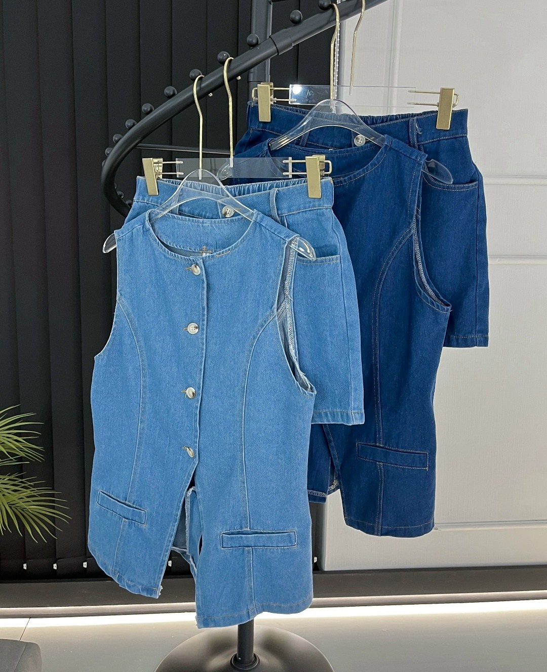 жилет джинсовый,костюм джинсовый,женский джинсовый костюм,жилет джинсовый женский,джинсовая мода