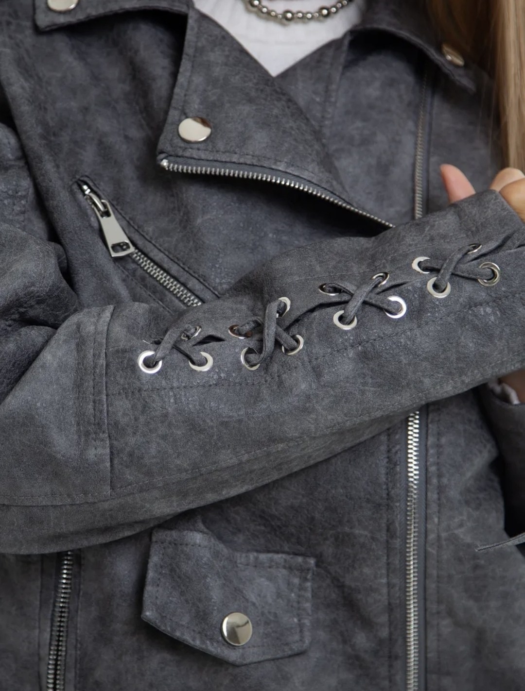 куртка косуха,косуха кожаная куртка оверсайз укороченная,косуха куртка кожаная,косуха кожаная куртка оверсайз,косуха серая винтажная куртка кожаная оверсайз aftfbasic