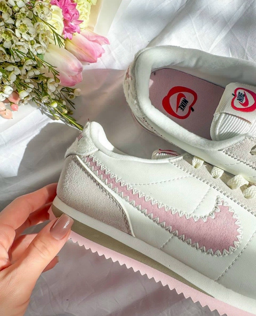 кроссовки nike cortez женские,кроссовки nike classic cortez,кроссовки женские nike,кроссовки nike cortez,кроссовки nike cortez женские бело-розовые