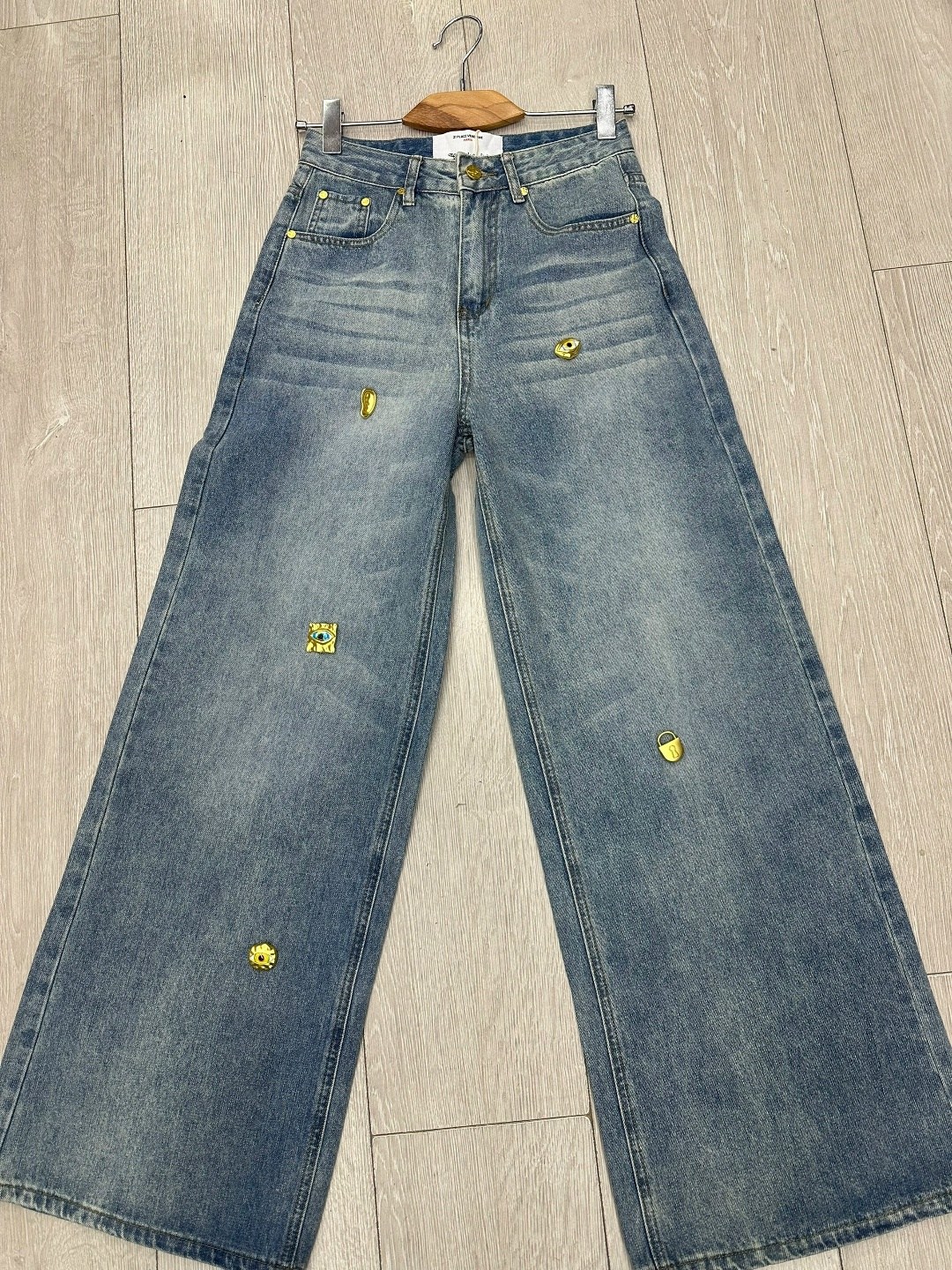 джинсы,джинсы модные,женские джинсы,джинсы стильные,одежда джинсы