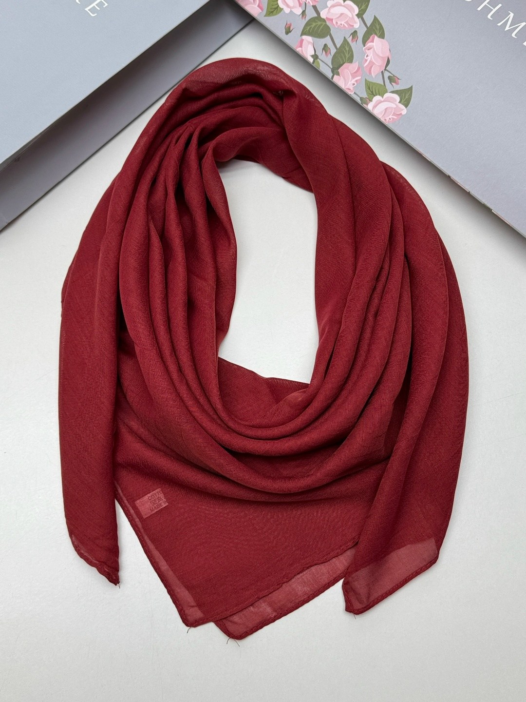 шелковый однотонный платок,платок женский однотонный 100*100 см арт. 1218461,платок однотонный,платок женский,однотонный женский платок