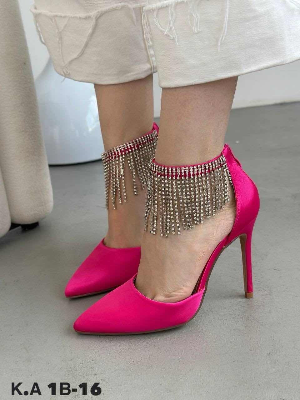 женская ,туфли женские,босоножки на каблуках,каблуки женские,туфель