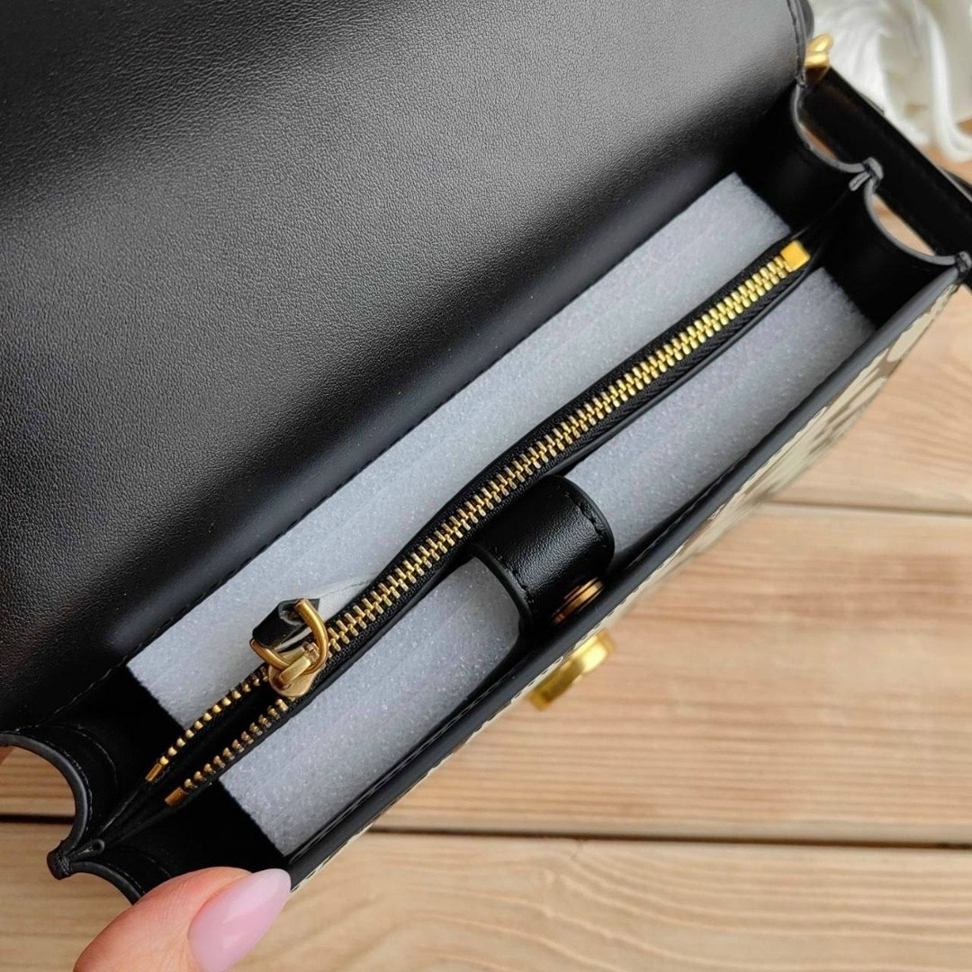 сумка женская pinko,сумка pinko оригинал,сумки pinko,pinko сумка на плечо,pinko мини-сумка love one с монограммой черный