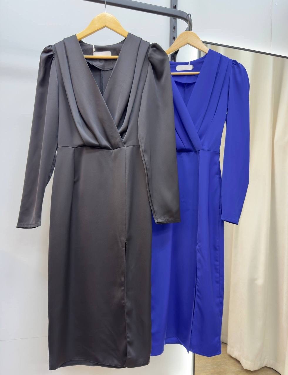 платье,атласное платье,платье с декольте,платье атласное мини,модное платье