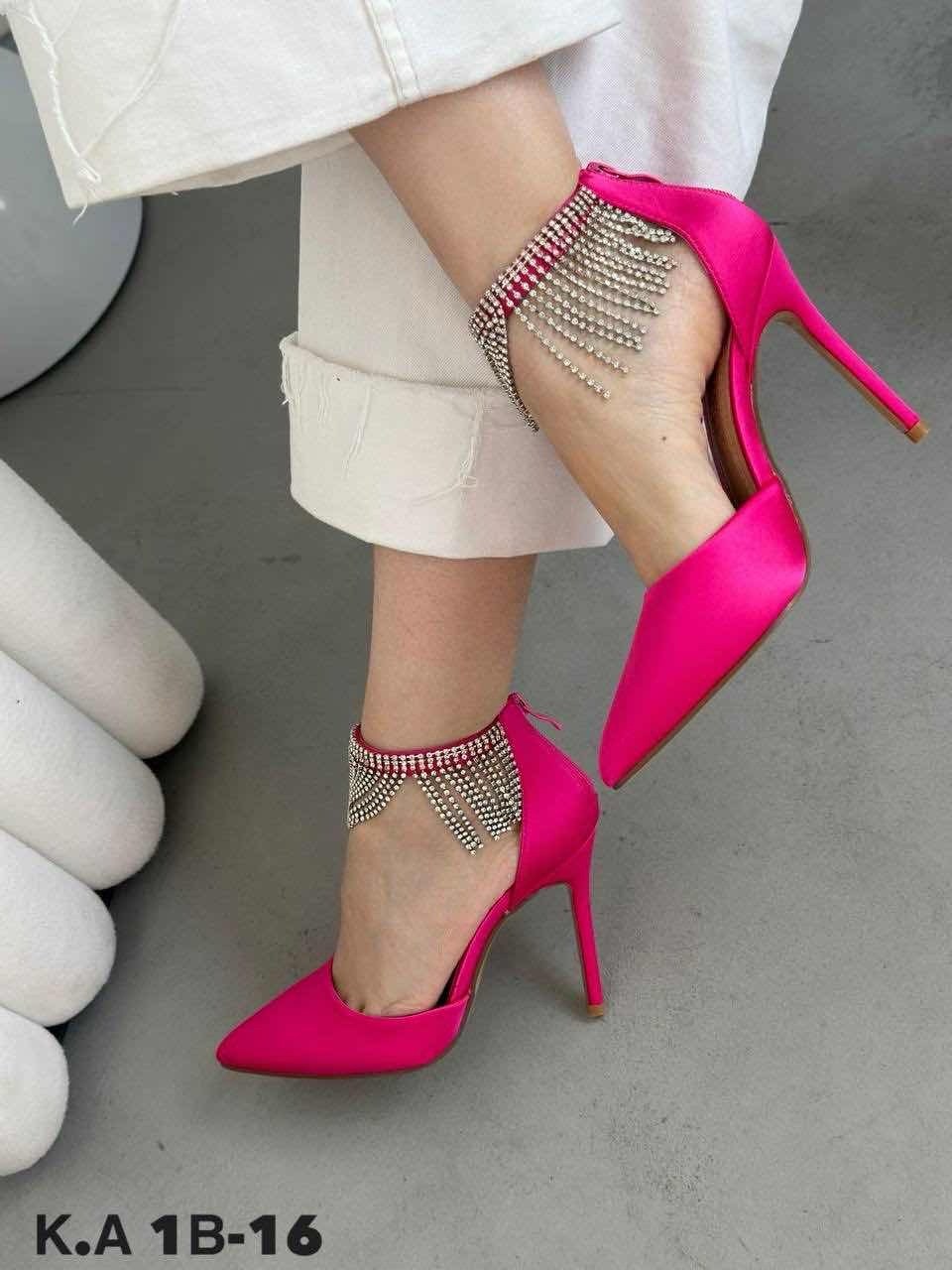 женская ,туфли женские,босоножки на каблуках,каблуки женские,туфель