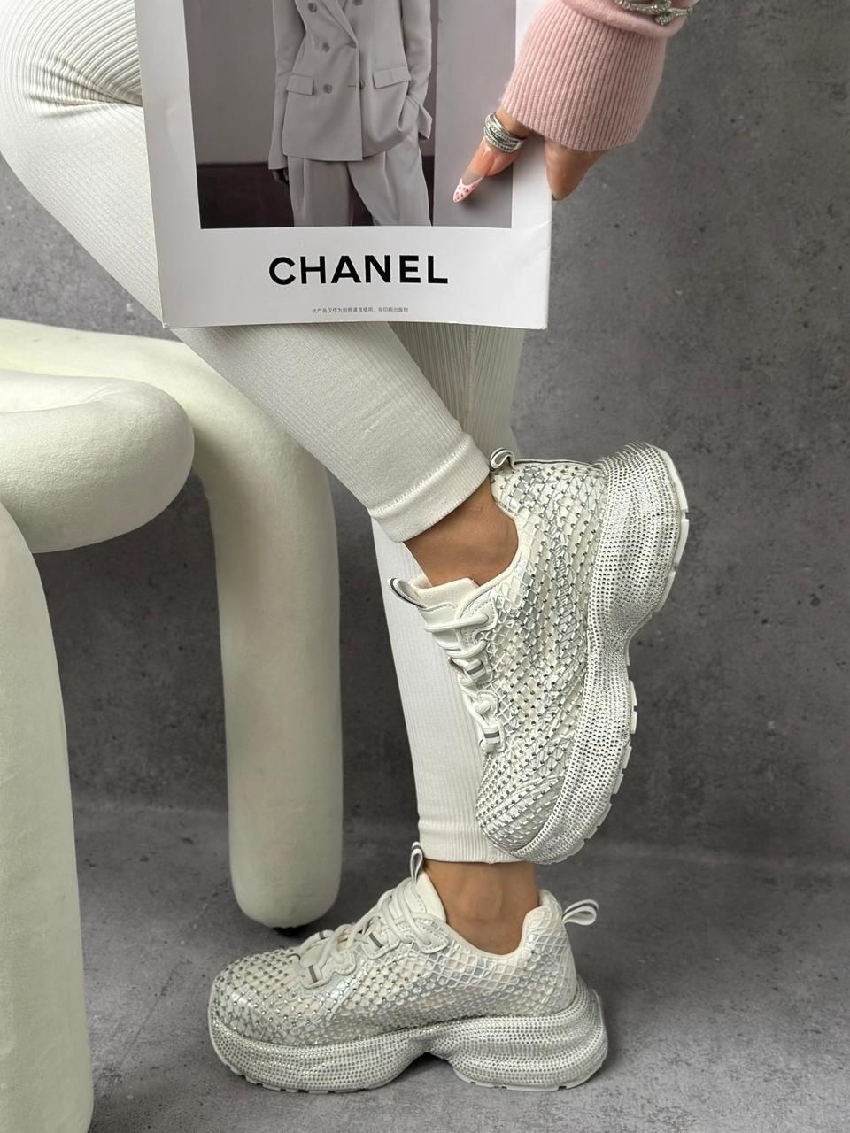 женские кроссовки,модные кроссовки,кроссовки женские белые,повседневные кроссовки,серебряные кроссовки