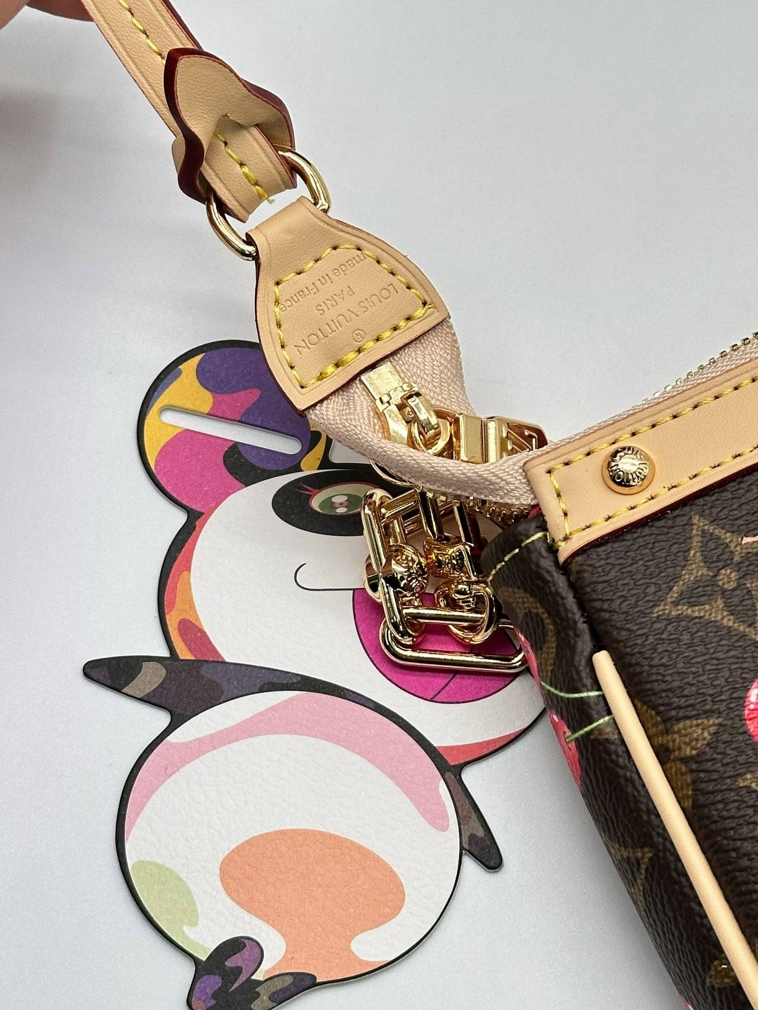 сумочка луи виттон,louis vuitton pochette,louis vuitton сумка,сумка через плечо от louis vuitton,модная сумка