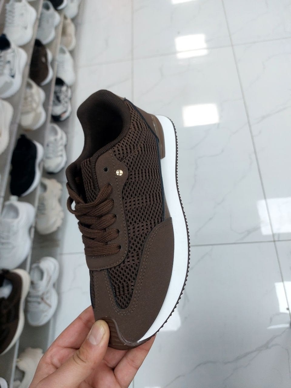 ,женские кроссовки,спортивная ,мужские кроссовки,кроссовки коричневые женские
