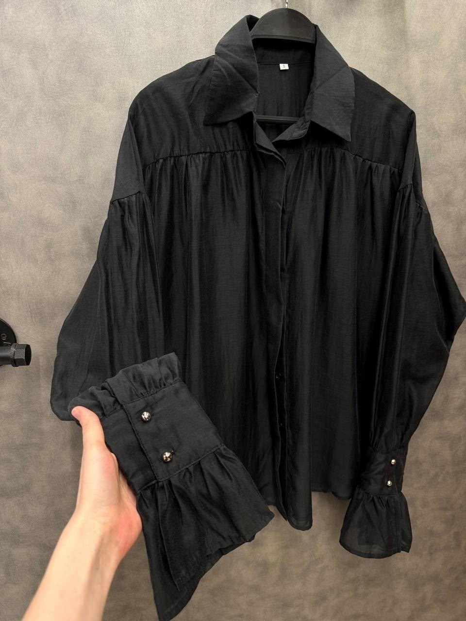 атласная легкая рубашка fulia,атласная легкая рубашка fulia цвет черный,модная рубашка,элегантная блузка,атласная однотонная женская рубашка