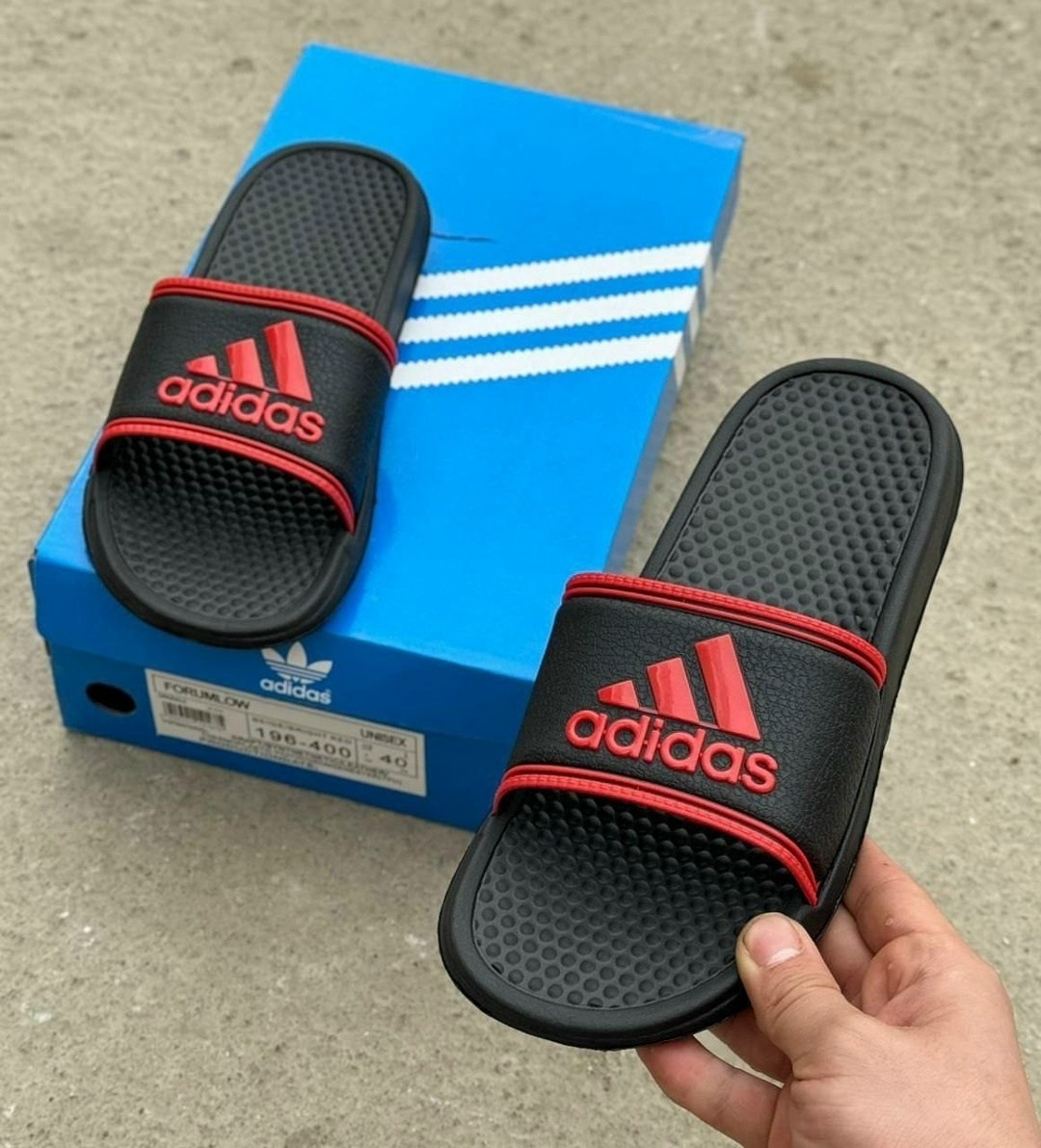 шлепки адидас,шлепки адидас изи,шлепки adidas,шлепанцы adidas adilette comfort,шлепки мужские