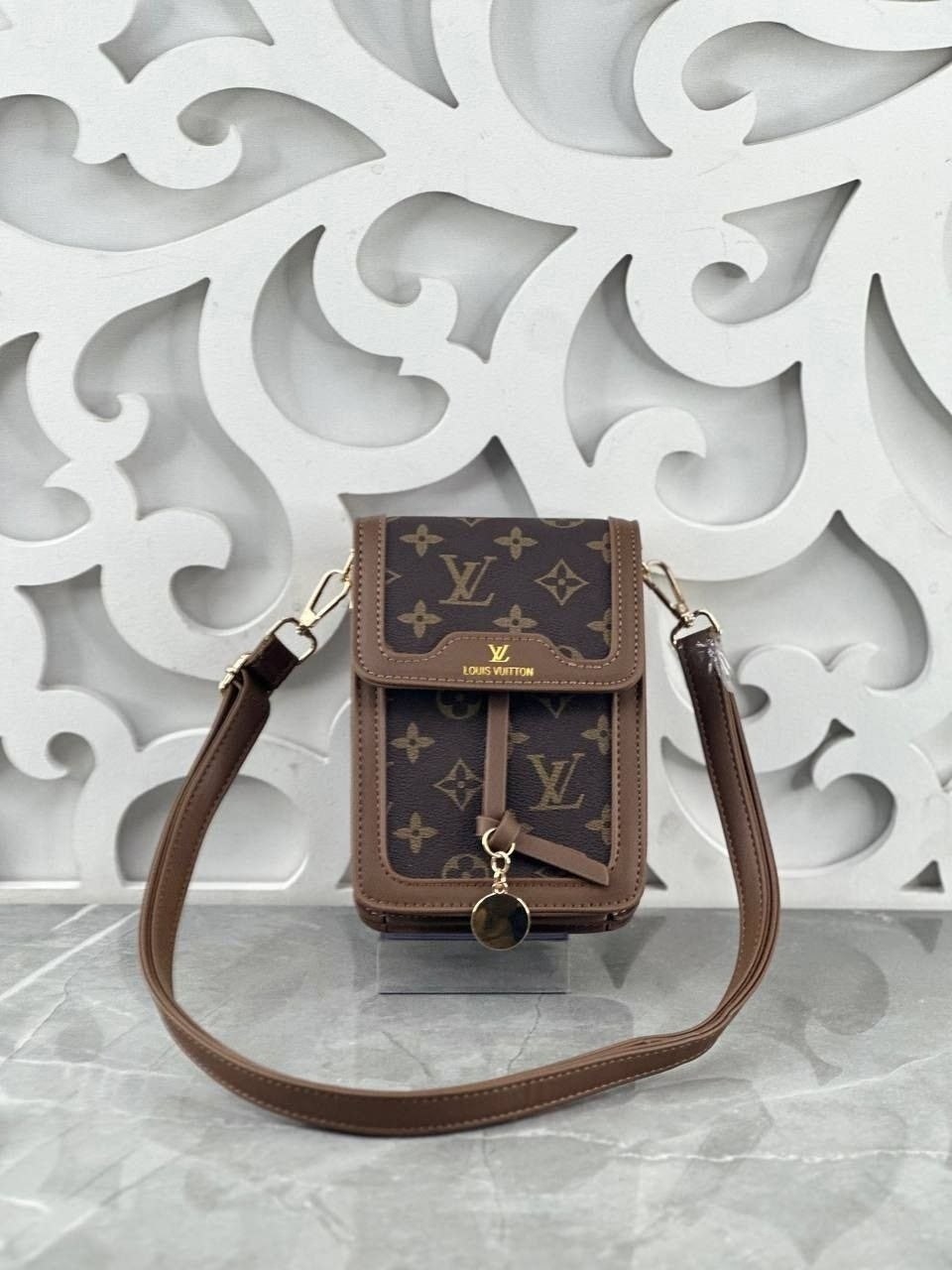 cумка louis vuitton,louis vuitton сумка на плечо кросс-боди,сумка луи виттон белая,сумка женская louis vuitton,маленькая сумка