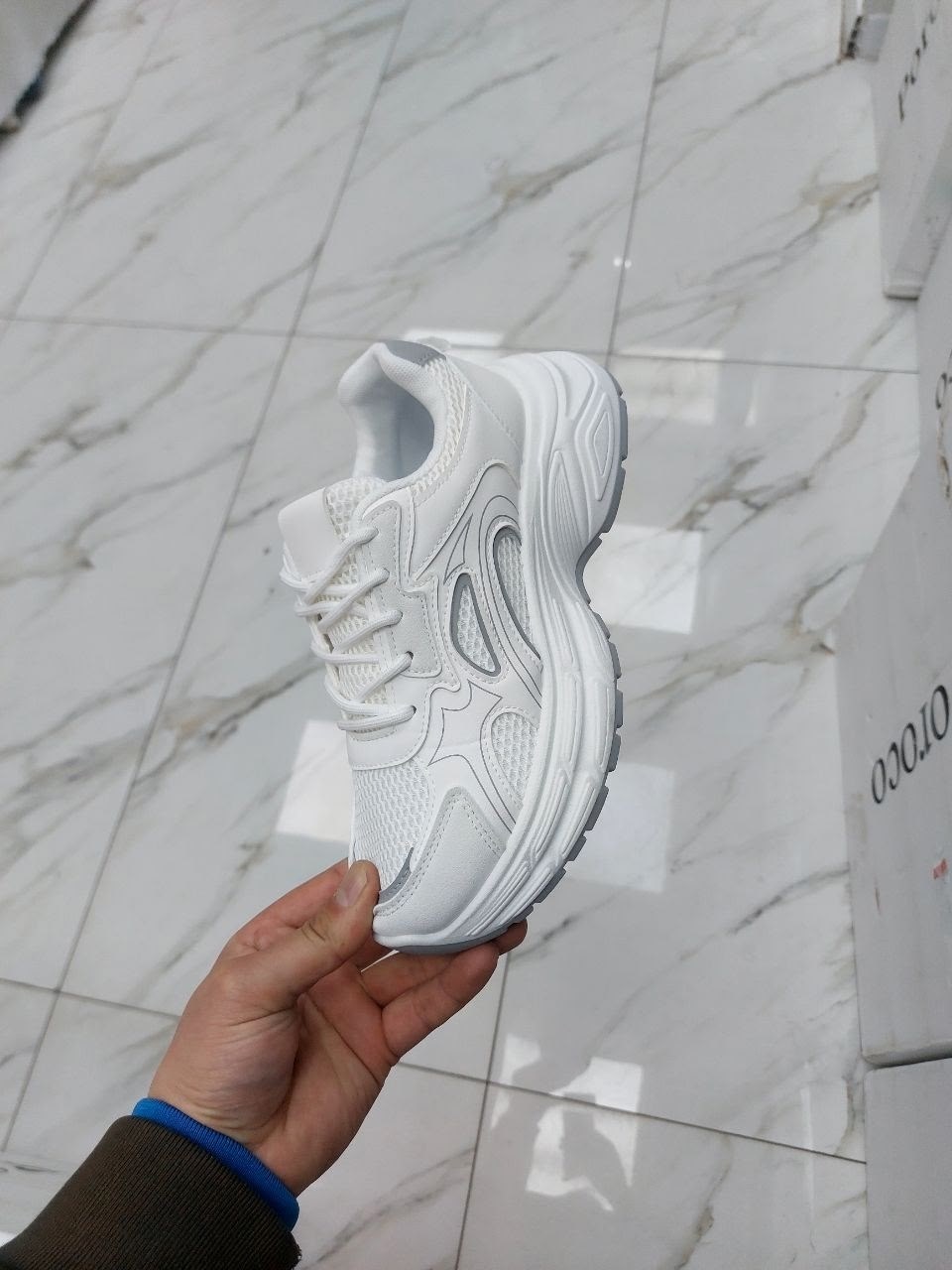 кроссовки,кроссовки bona,массивные кроссовки,кроссовки женскиe,повседневные кроссовки