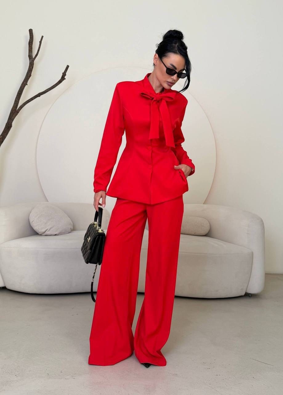 красный брючный костюм палаццо,брючный костюм,женский брючный костюм,брючный костюм с баской в красном цвете,красный брючный костюм