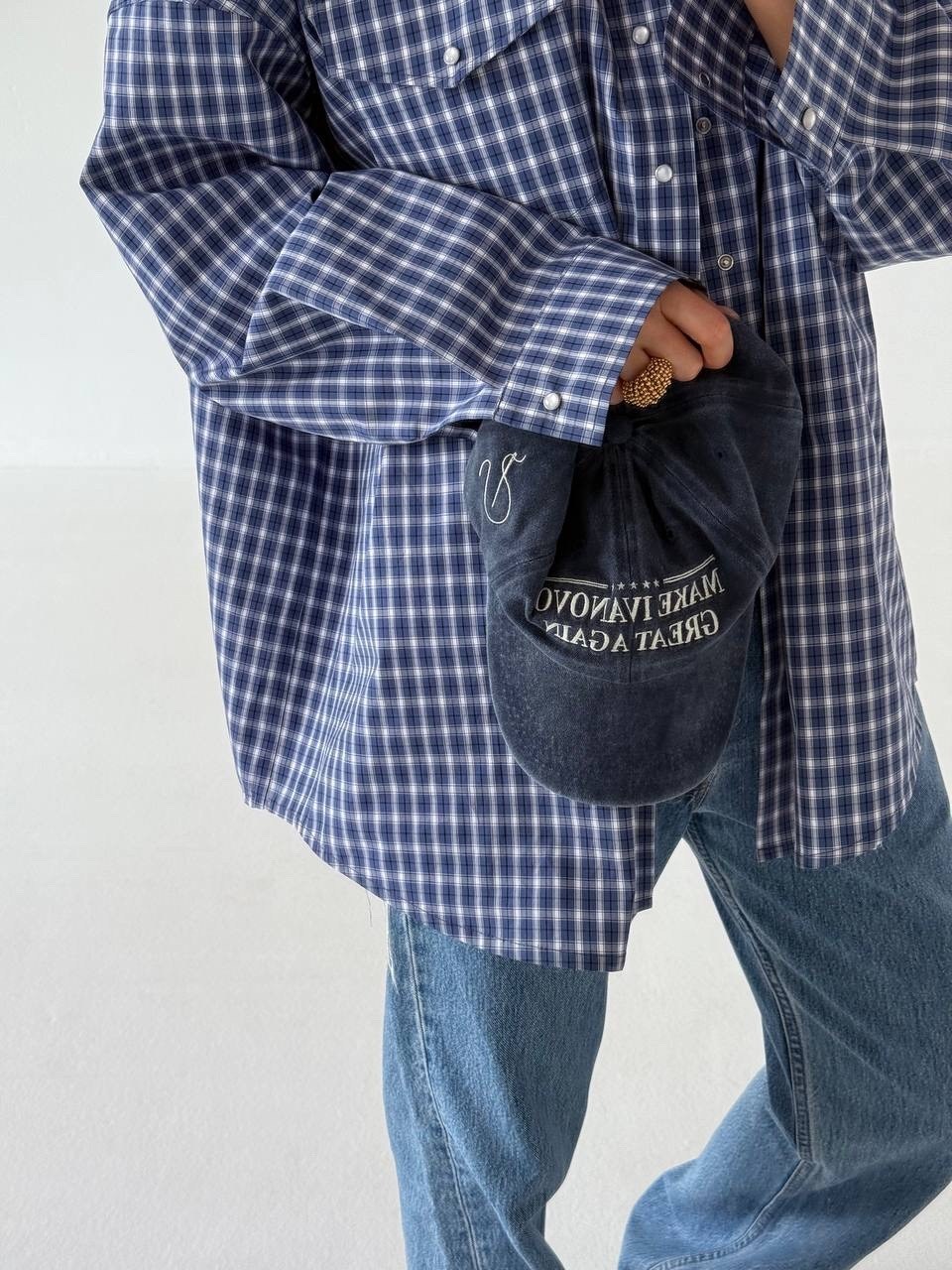 модный стиль,рубашка оверсайз из рубашечной ткани в красно-белую клетку,рубашка оверсайз в клетку,рубашка в клетку женская,рубашка оверсайз красно-белая клетка