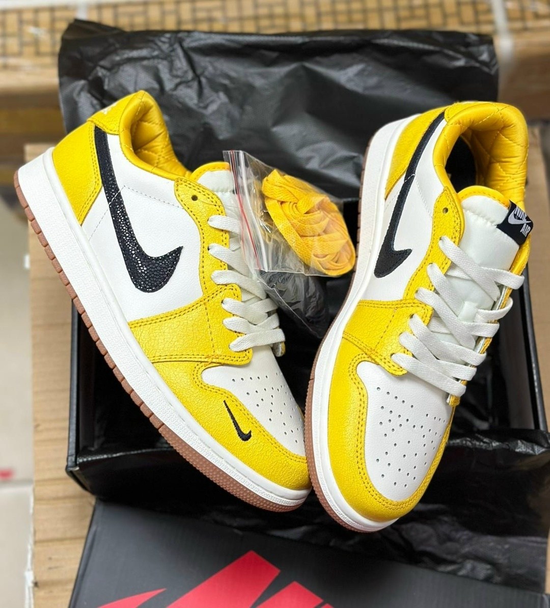 air jordan 1 low pollen,nike air jordan 1 low,air jordan 1 low university gold,jordan 1 low yellow,air jordan 1 low