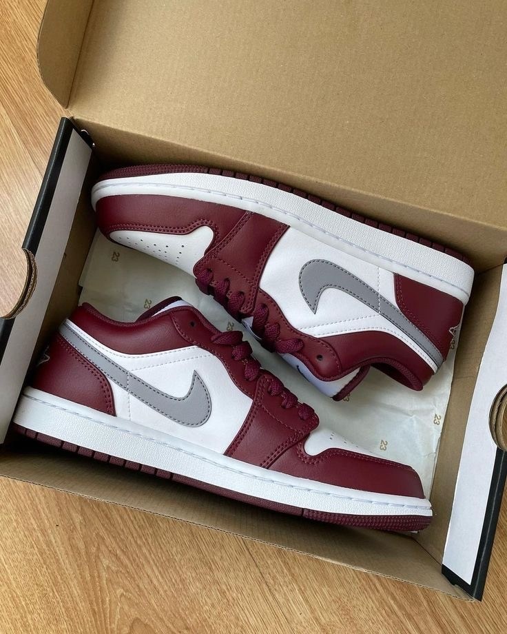 nike air jordan 1 low noble red,nike jordan 1 low red black,открытые кроссовки,nike air jordan 1 low,сникеры мужские