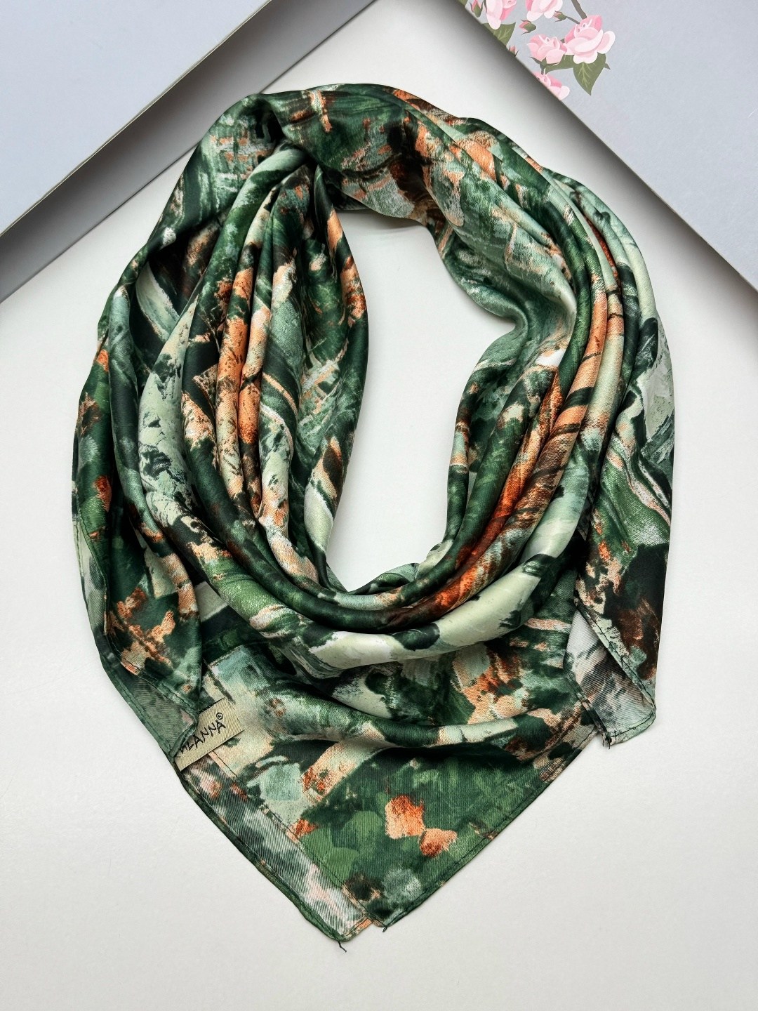 платки шелковые,платок женский шелковый,платки и шарфы,платки женские,атласный платок