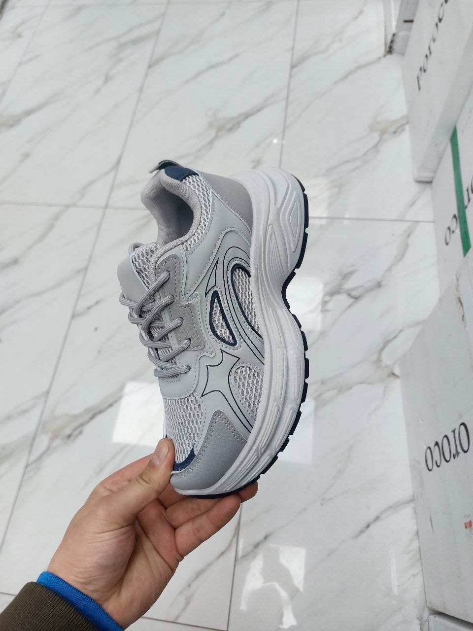 кроссовки,кроссовки bona,массивные кроссовки,кроссовки женскиe,повседневные кроссовки