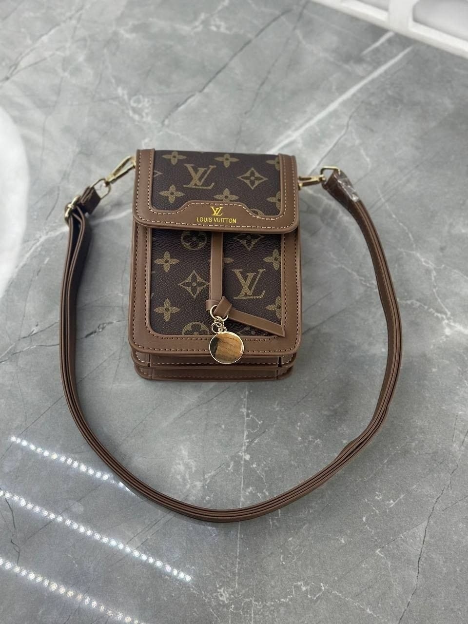 cумка louis vuitton,louis vuitton сумка на плечо кросс-боди,сумка луи виттон белая,сумка женская louis vuitton,маленькая сумка