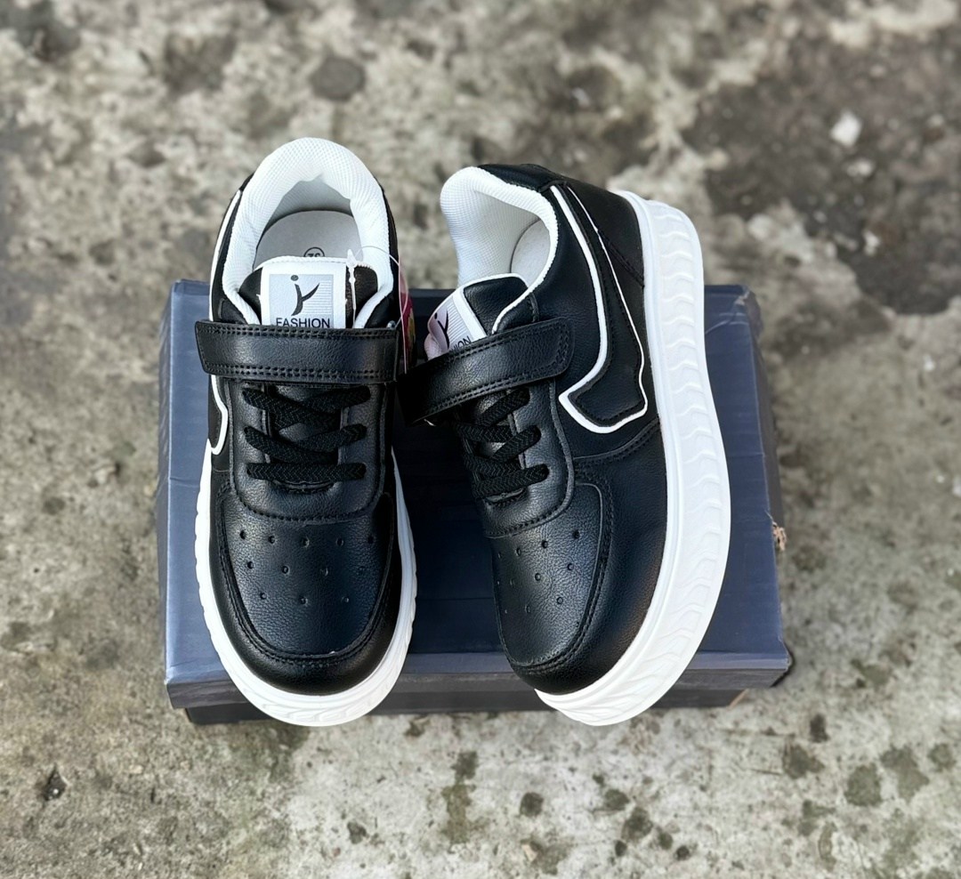 ,детские кроссовки,белые кроссовки детские,белые кроссовки,кроссовки для детей