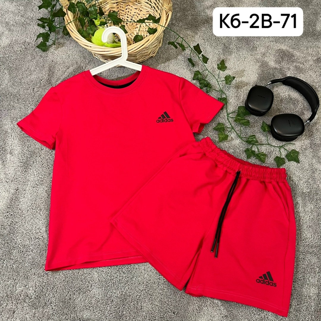 костюм спортивный с футболкой и шортами летний,летние костюмы,спортивный костюм adidas,костюм со шортами,костюм молочный