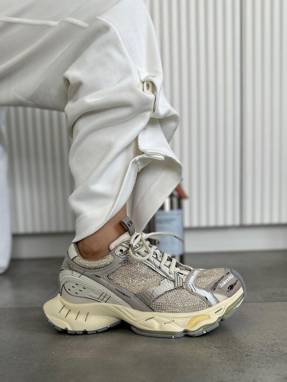 женские кроссовки,кроссовки buffalo sneakers серебряный,кроссовки,кроссовки взрослые,кроссовки популярные