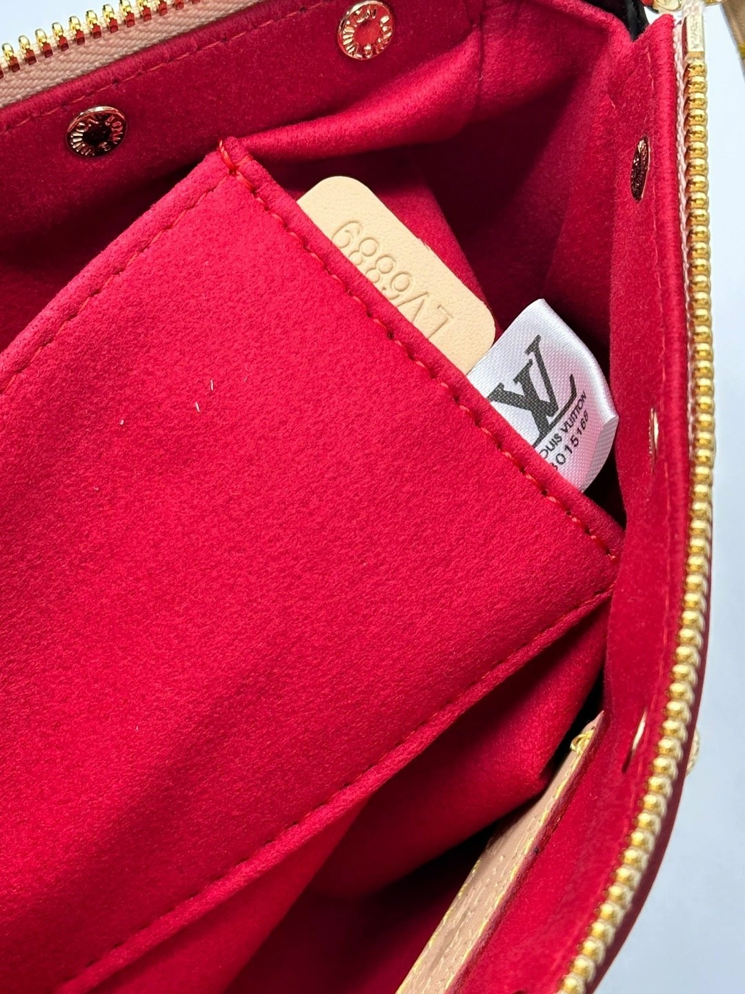 сумочка луи виттон,louis vuitton pochette,louis vuitton сумка,сумка через плечо от louis vuitton,модная сумка