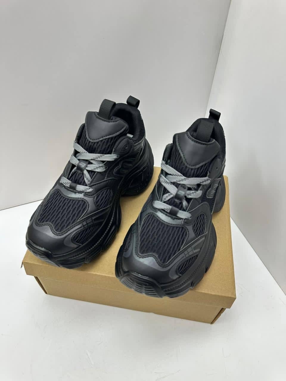 кроссовки balenciaga 10xl black sneakers,кроссовки женскиe,кроссовки в стиле balenciaga 10xl black,сетчатые кроссовки 10xl balenciaga черный,черные кроссовки