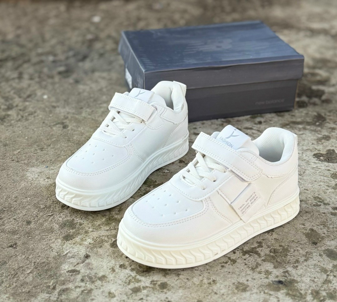 ,детские кроссовки,белые кроссовки детские,белые кроссовки,кроссовки для детей