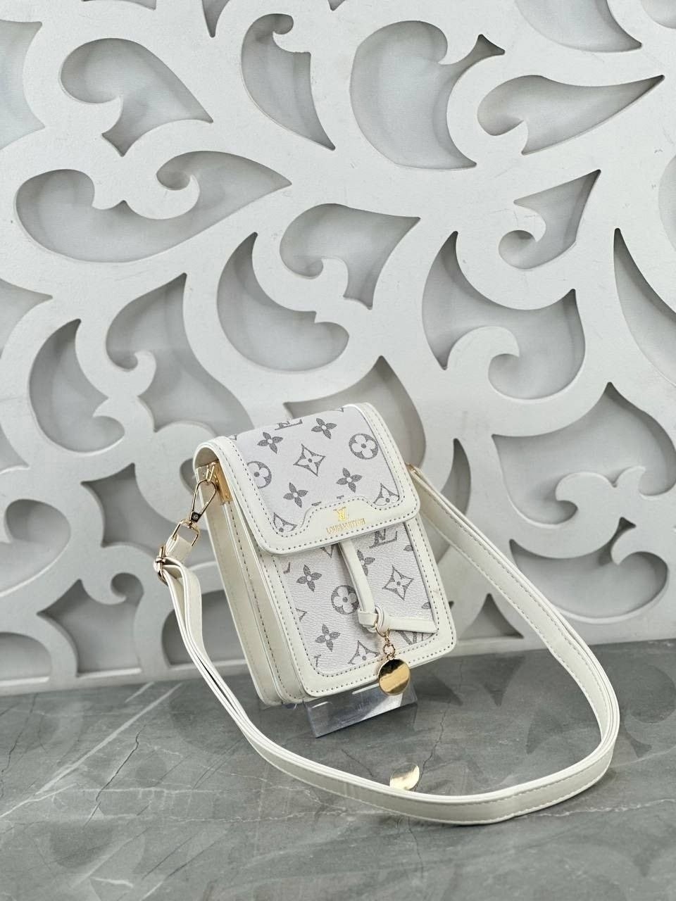 cумка louis vuitton,louis vuitton сумка на плечо кросс-боди,сумка луи виттон белая,сумка женская louis vuitton,маленькая сумка