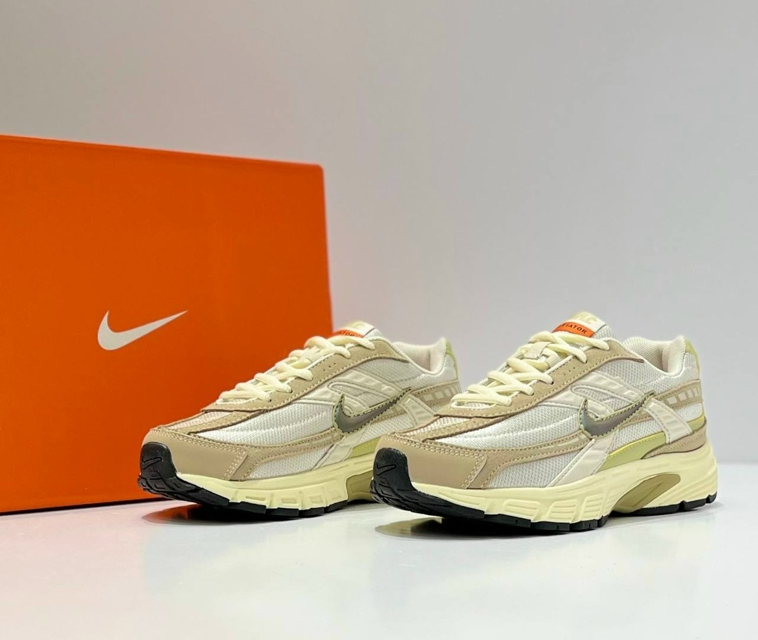 мужские беговые кроссовки initiator от finish line nike бежевый,кроссовки мужские nike initiator бежевый hj7683-072,кроссовки nike initiator,кроссовки мужские nike initiator бежевые,кроссовки initiato