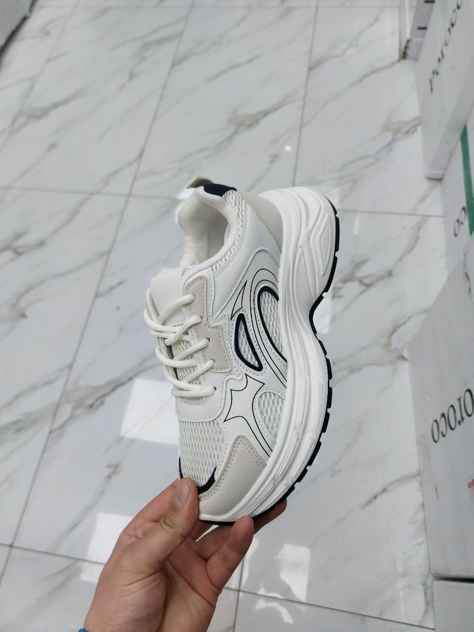 кроссовки,кроссовки bona,массивные кроссовки,кроссовки женскиe,повседневные кроссовки