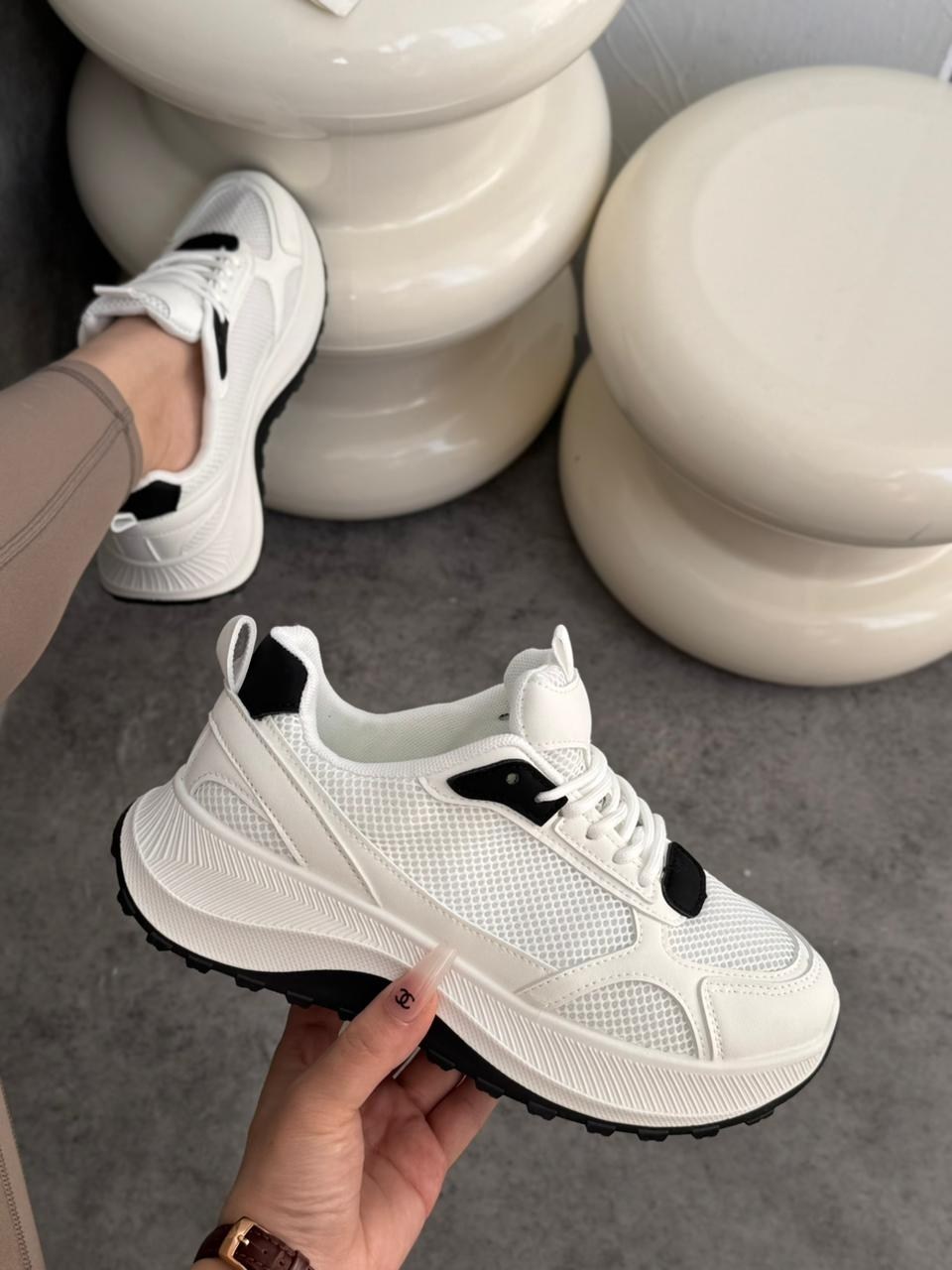 кроссовки женскиe,кроссовки для женщин,кроссовка,модные кроссовки,спортивная