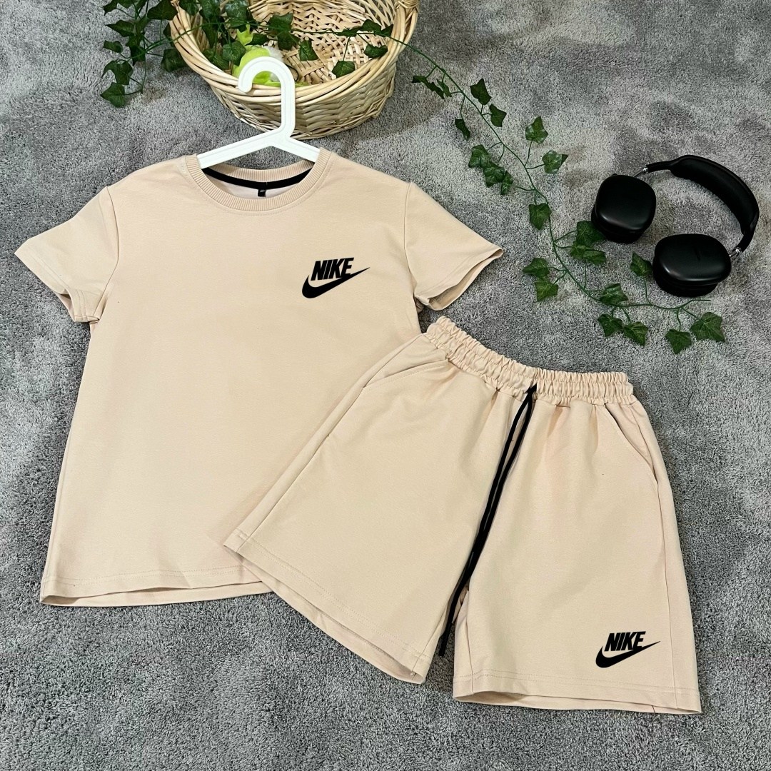 костюм спортивный с футболкой и шортами летний,летние костюмы,спортивный костюм adidas,костюм со шортами,костюм молочный