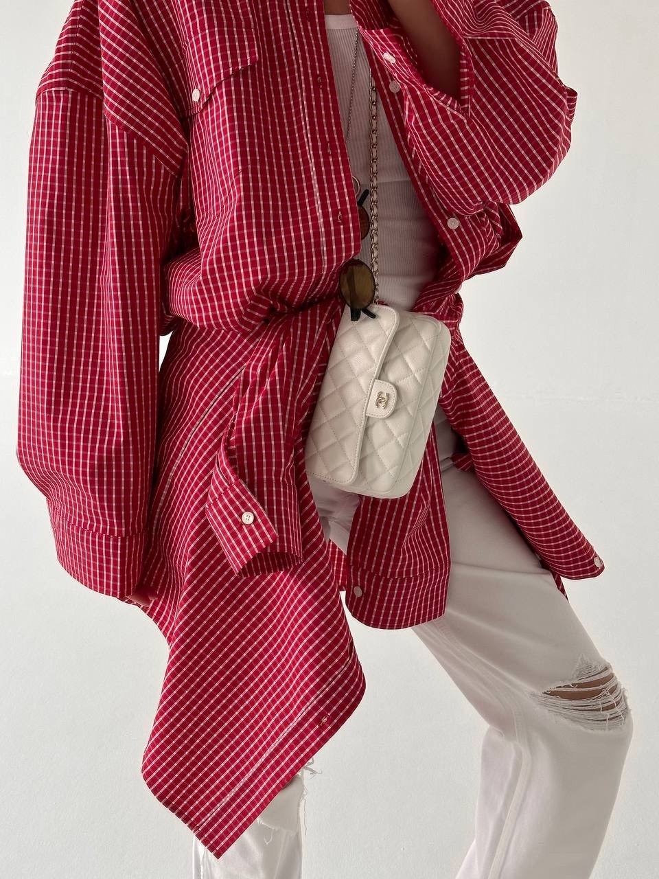 модный стиль,рубашка оверсайз из рубашечной ткани в красно-белую клетку,рубашка оверсайз в клетку,рубашка в клетку женская,рубашка оверсайз красно-белая клетка