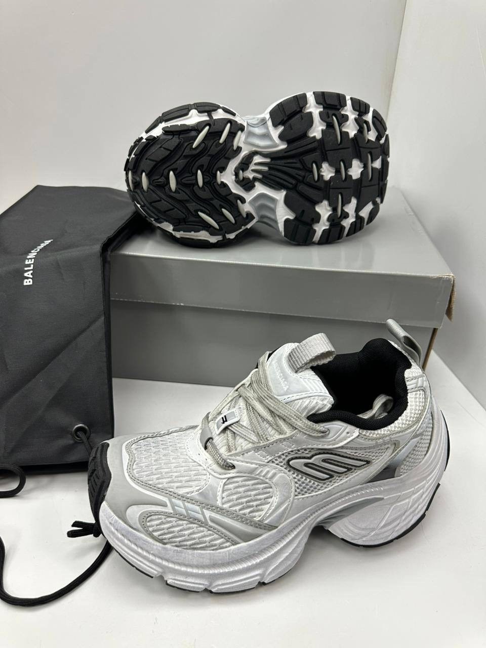 кроссовки женские balenciaga,balenciaga кроссовки,баленсиага кроссовки женские,кроссовки женскиe,кроссовки balenciaga cargo 11th