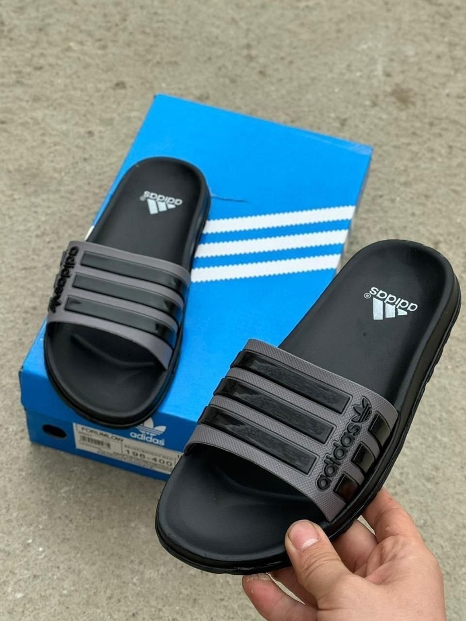 шлепки адидас,шлепки адидас изи,шлепки adidas,шлепанцы adidas adilette comfort,шлепки мужские