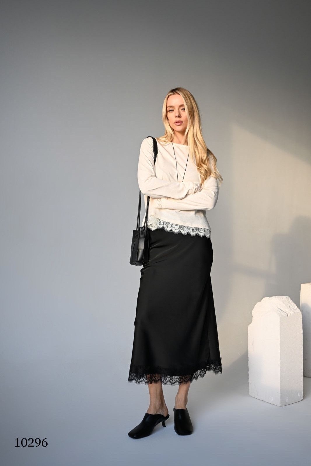 юбка атласная миди,юбка атласная,юбка шелковая миди,нарядная юбка,красная юбка