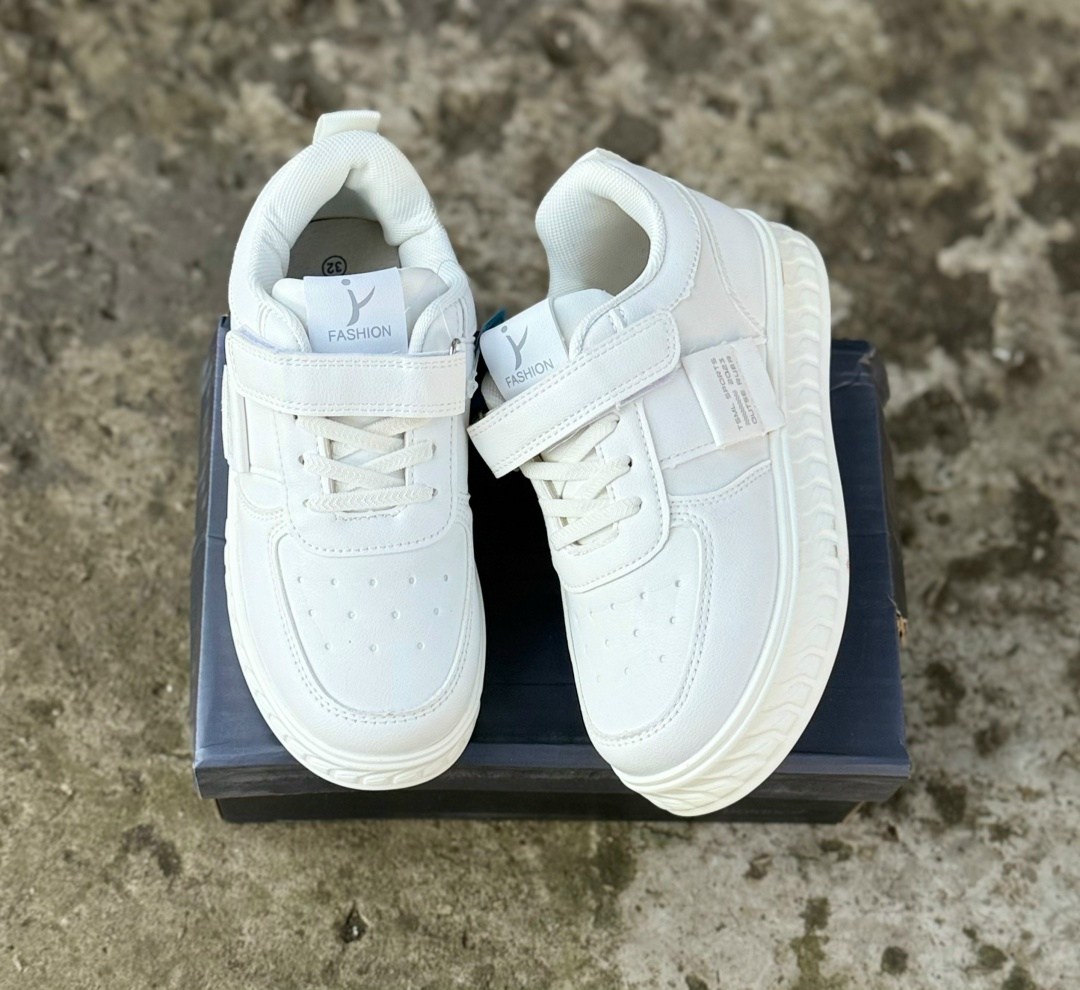 ,детские кроссовки,белые кроссовки детские,белые кроссовки,кроссовки для детей