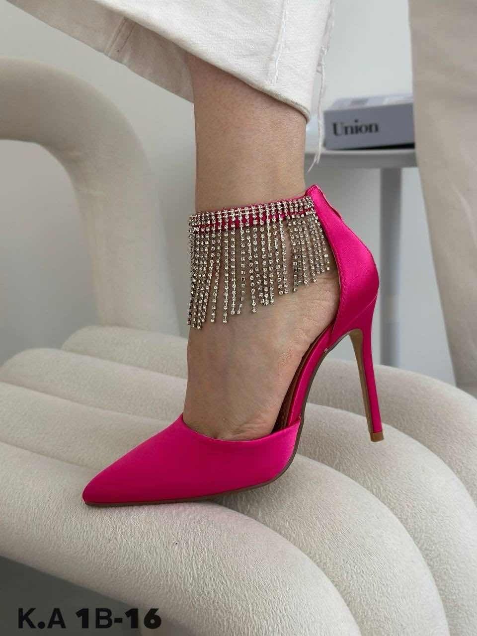 женская ,туфли женские,босоножки на каблуках,каблуки женские,туфель