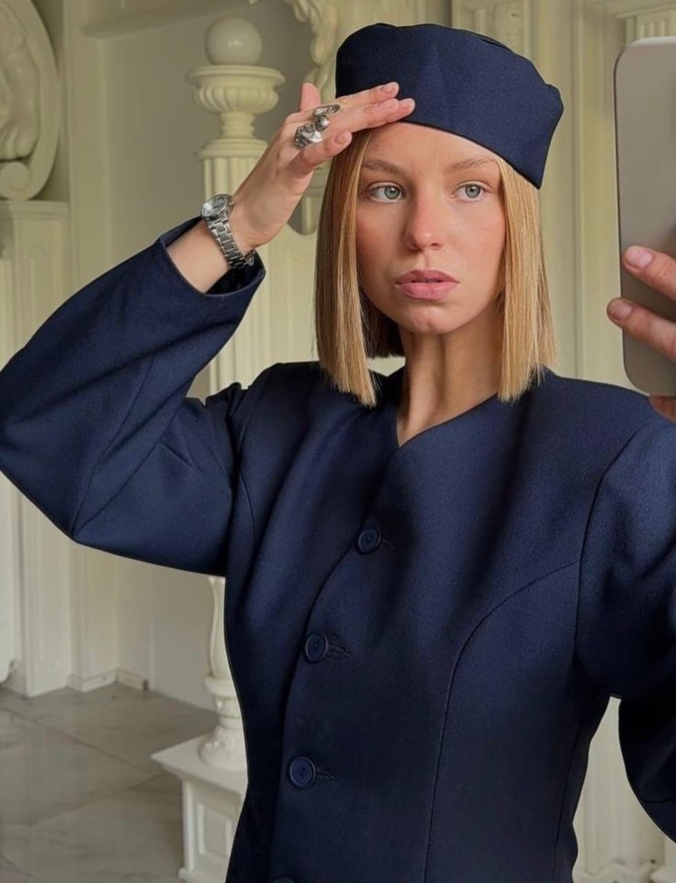 женский брючный костюм,женские костюмы,костюм деловой женский,зеленый костюм