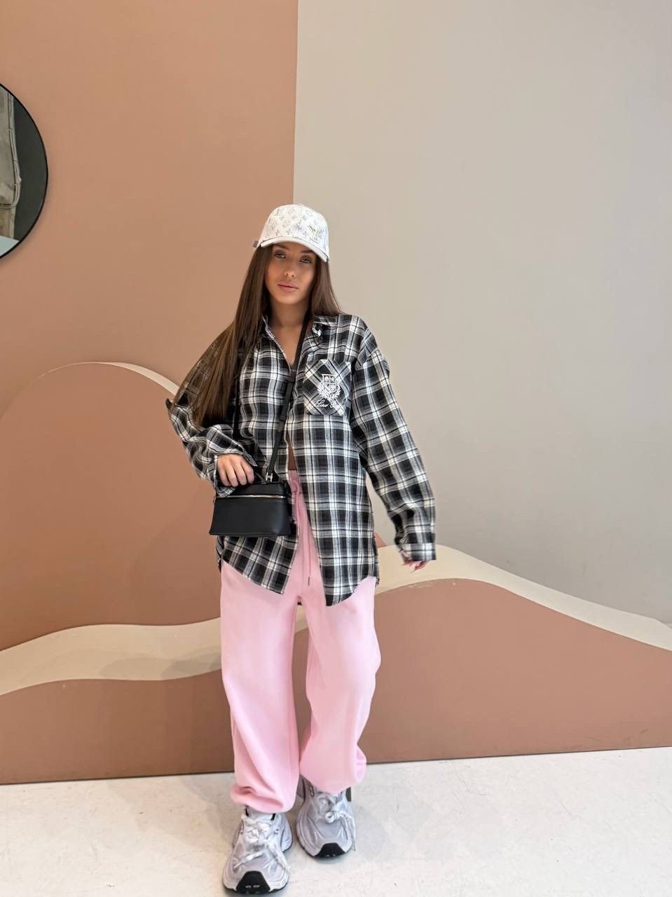 рубашка клетчатая черная oversize gup,рубашка в клетку женская,рубашка женская,рубашка женская в клетку с отложным воротником,женская рубашка в клетку оверсайз